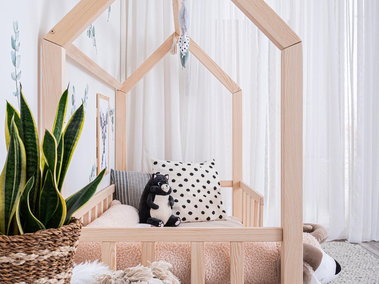 Luno wooden house bed for kids