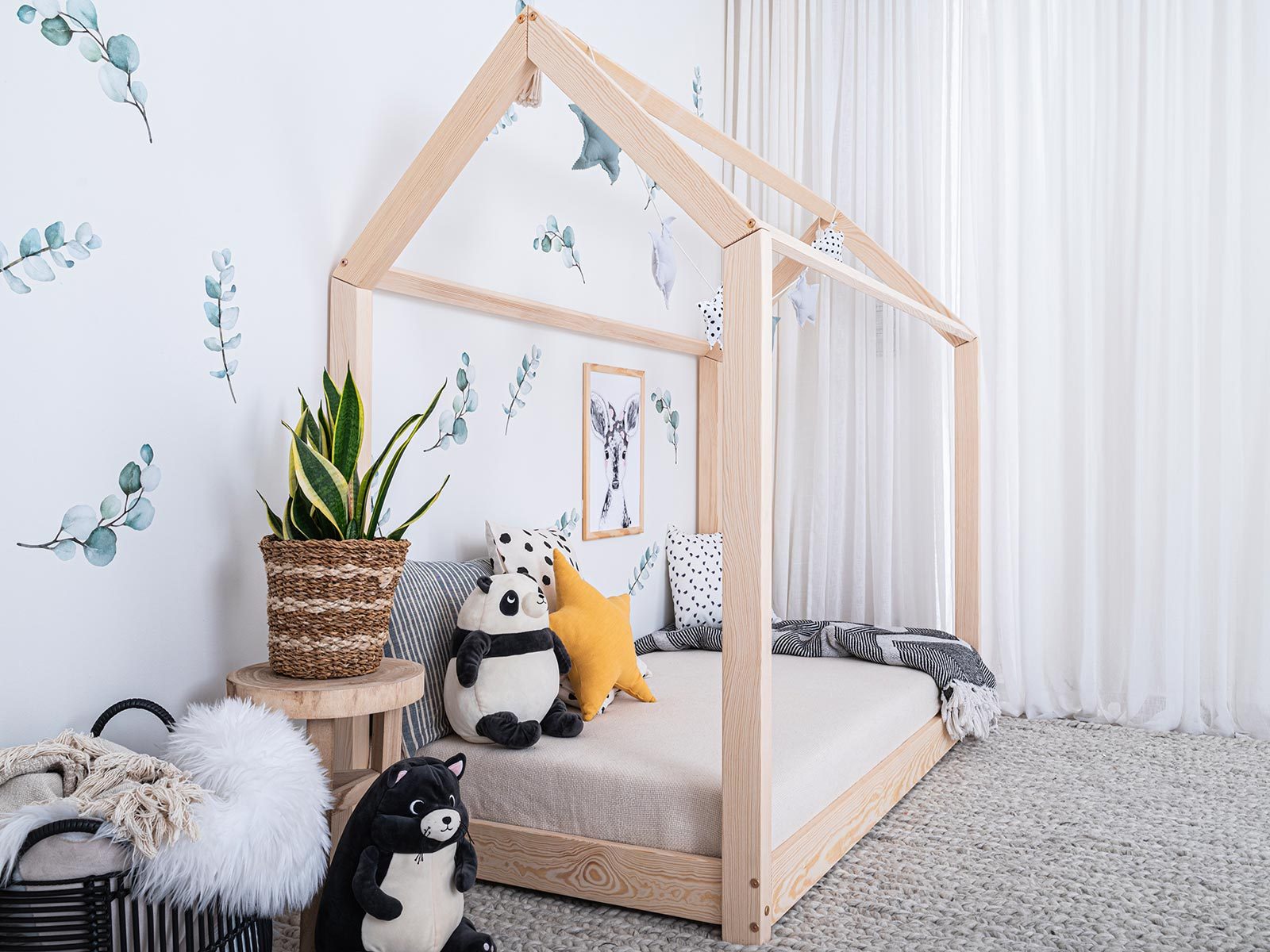 Luno wooden house bed for kids