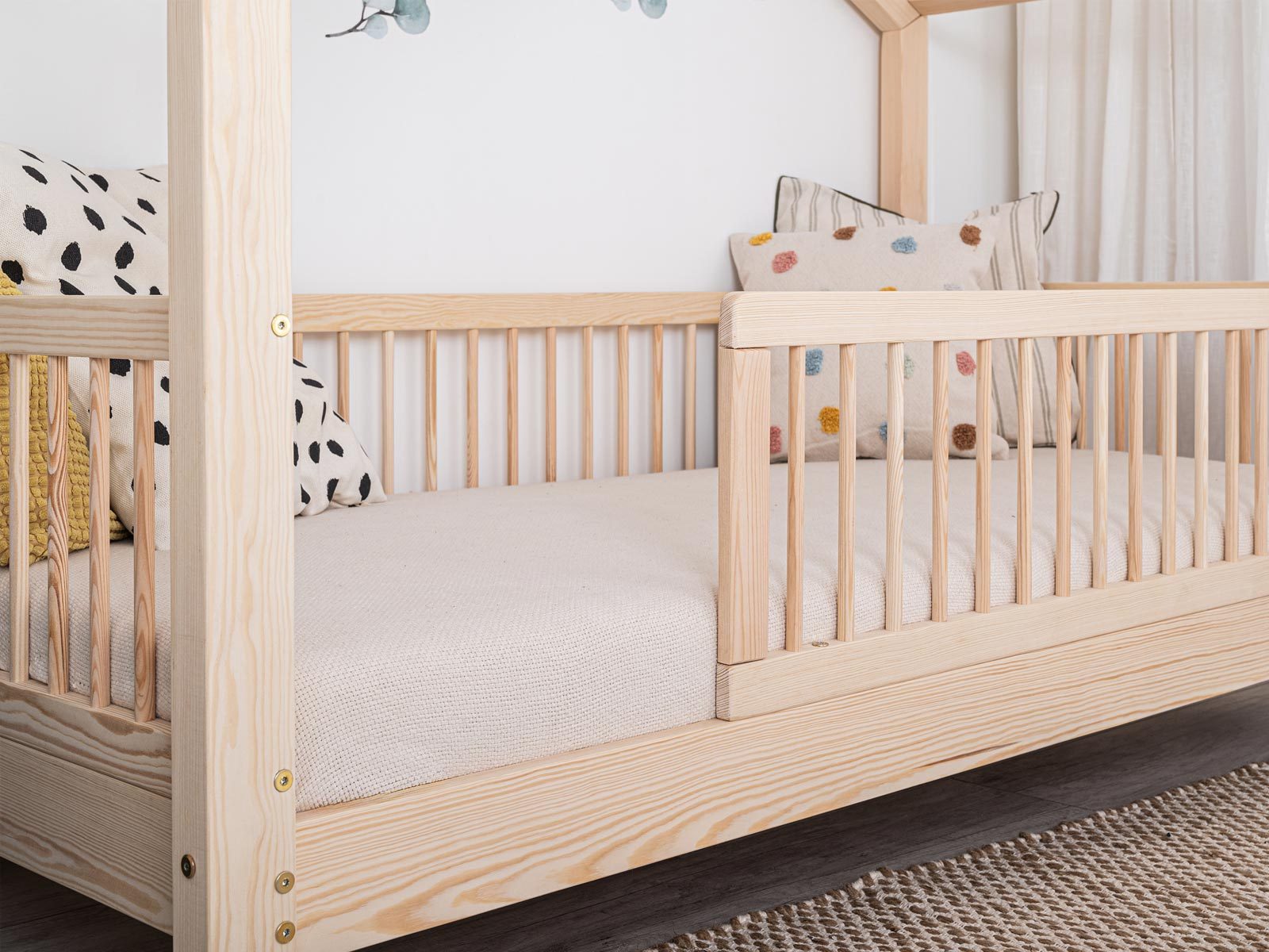 Kids House Bed Kuuwith round railing