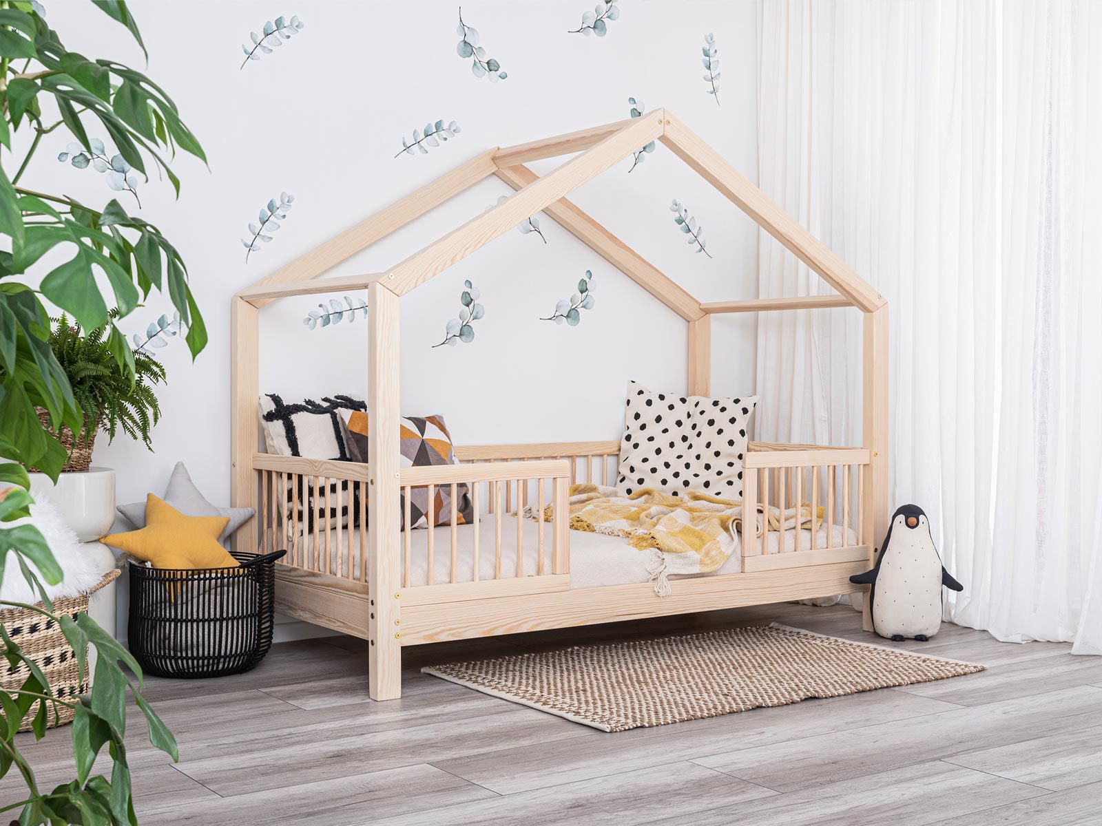 Kids House Bed Kuu with round railing