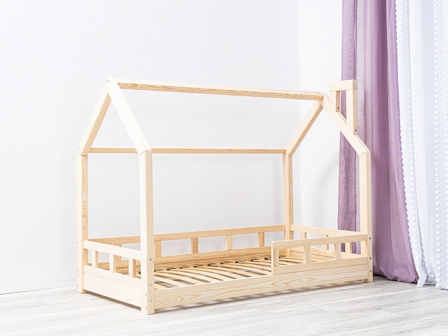 Luna wooden house bed for kids