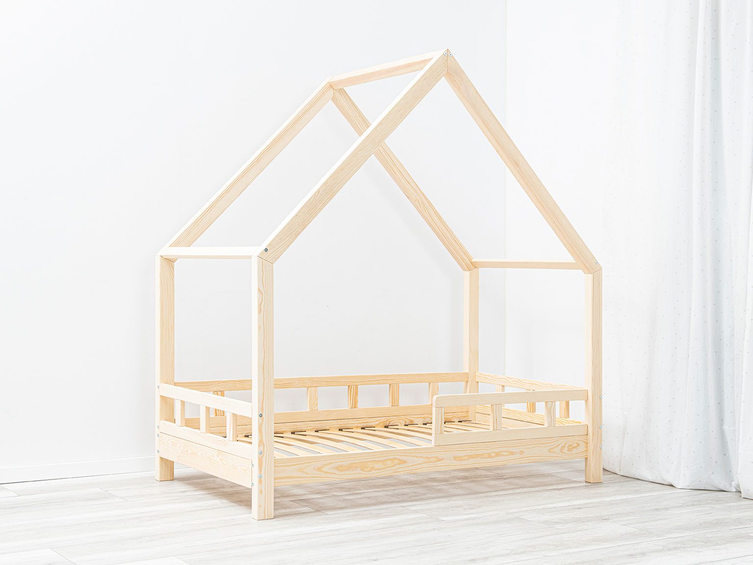 Kids House Bed Tanoshi