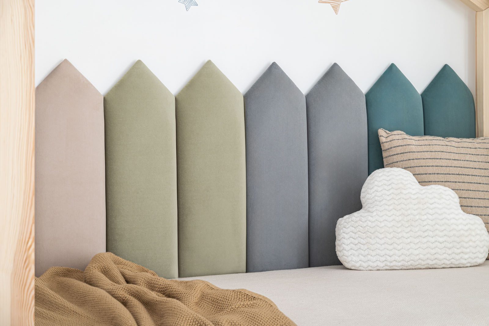 Upholstered wall panels - Crayons. Colors:08 Nude, 34 Sage, 61 Powder Pink, 85 Gray. In the picture: size 70x20 cm.