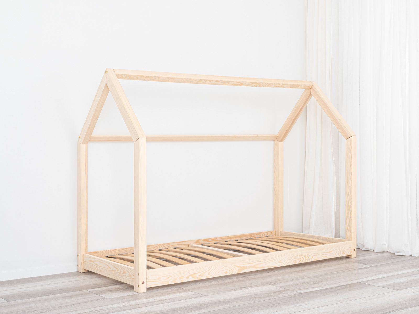 Luna wooden house bed for kids