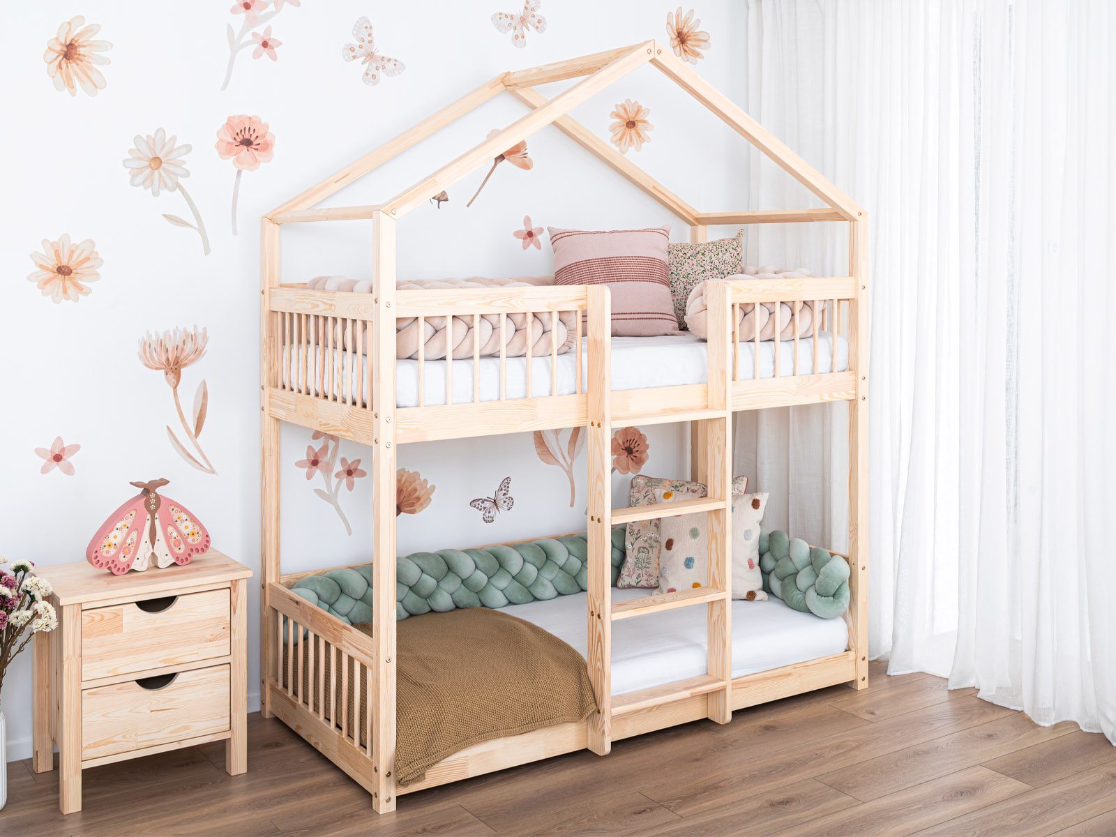 Ayla II, Rail design: Round, Height of legs: Floor bed, Railing for the lower bed: Yes.