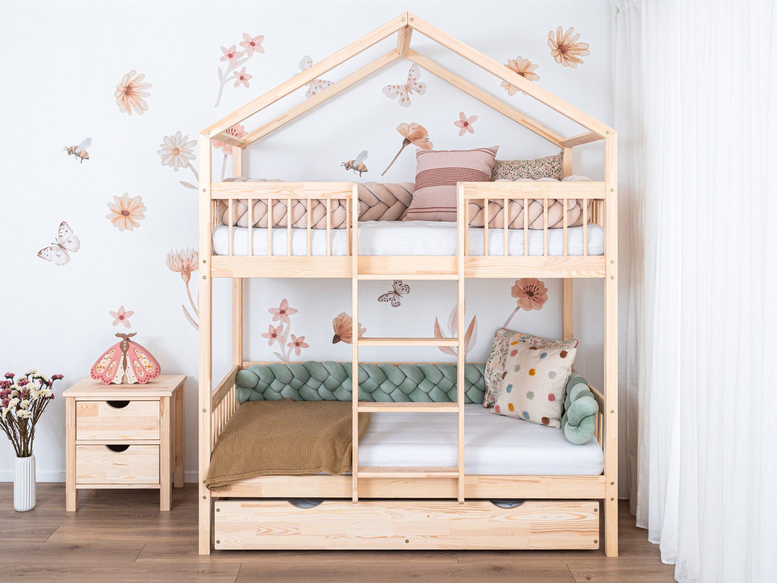 Rail design: Round, Drawer: Single, Height of legs: 20 cm, Railing for the lower bed: Yes.