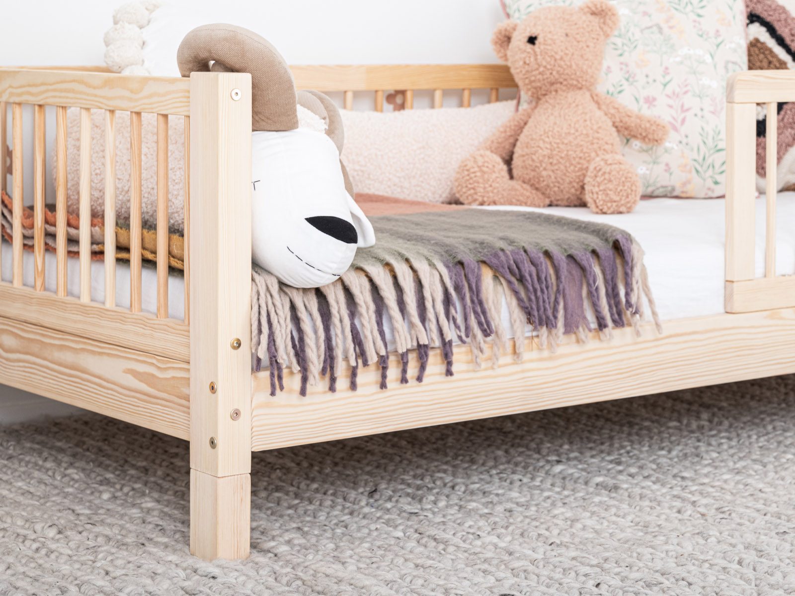 Toddler Bed, Kids bed - Moon 2-in-1, Rail design: Round, Height of legs: 10 cm, Entrance: left, Railing length: ½